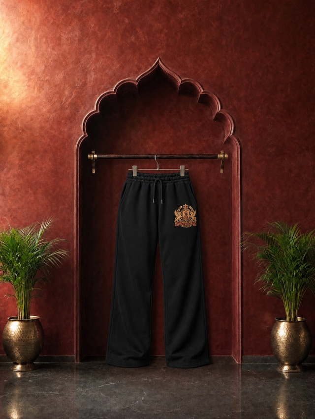 The Crest Sweatpants — Black